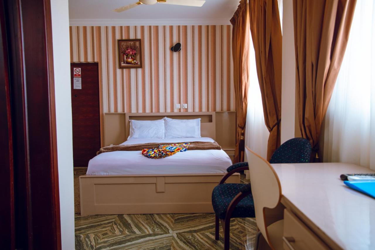 Exotic Palace Hotel テマ エクステリア 写真